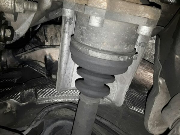 TRANSMISION DELANTERA DERECHA SKODA SUPERB
