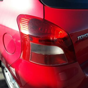 PILOTO TRASERO IZQUIERDO TOYOTA YARIS