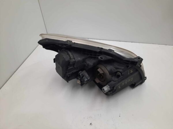FARO IZQUIERDO TOYOTA AVENSIS BERLINA (T25)