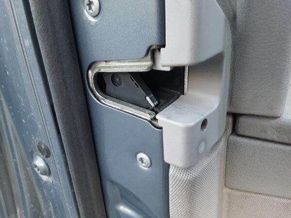 CERRADURA PUERTA DELANTERA IZQUIERDA  MERCEDES CLASE E  BERLINA
