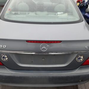 TAPA MALETERO MERCEDES CLASE E  BERLINA