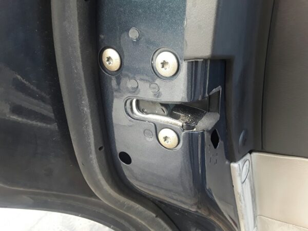 CERRADURA PUERTA TRASERA IZQUIERDA  CHRYSLER 300 C