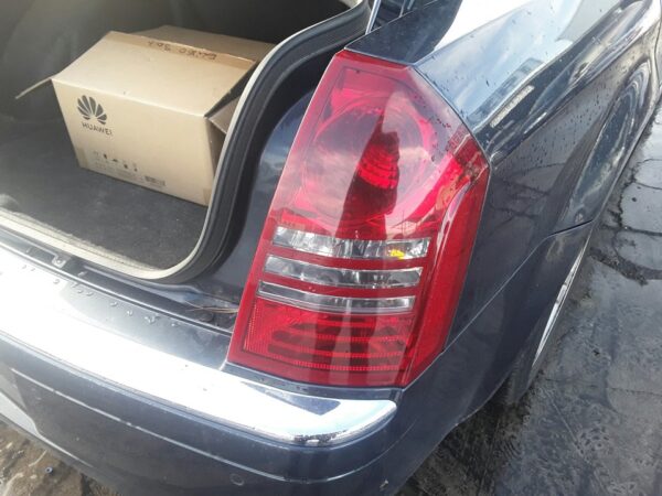 PILOTO TRASERO DERECHO CHRYSLER 300 C