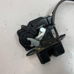 CERRADURA MALETERO / PORTON TOYOTA COROLLA VERSO
