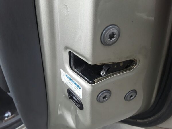 CERRADURA PUERTA TRASERA DERECHA  TOYOTA RAV 4