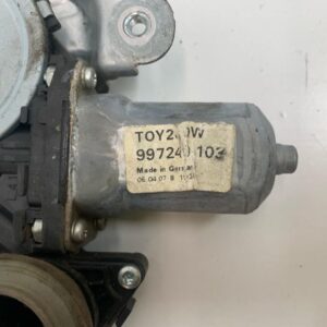 ELEVALUNAS TRASERO IZQUIERDO TOYOTA COROLLA VERSO