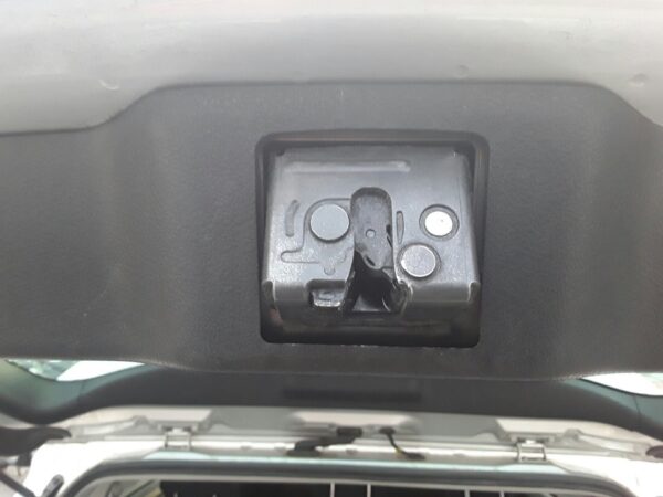 CERRADURA MALETERO / PORTON TOYOTA VERSO
