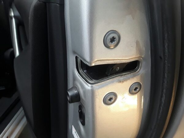 CERRADURA PUERTA TRASERA DERECHA  TOYOTA VERSO