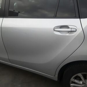PUERTA TRASERA IZQUIERDA TOYOTA VERSO