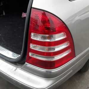 PILOTO TRASERO DERECHO MERCEDES CLASE C  BERLINA