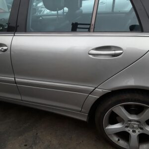 PUERTA TRASERA IZQUIERDA MERCEDES CLASE C  BERLINA