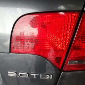 PILOTO TRASERO DERECHO INTERIOR AUDI A4 BERLINA