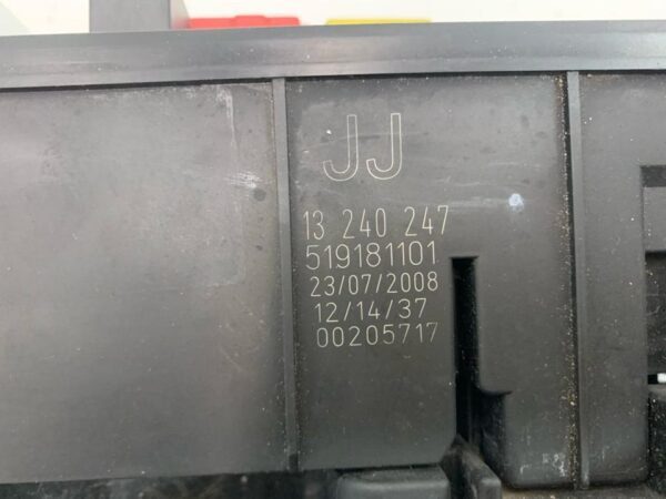 CAJA RELES / FUSIBLES OPEL VECTRA C BERLINA