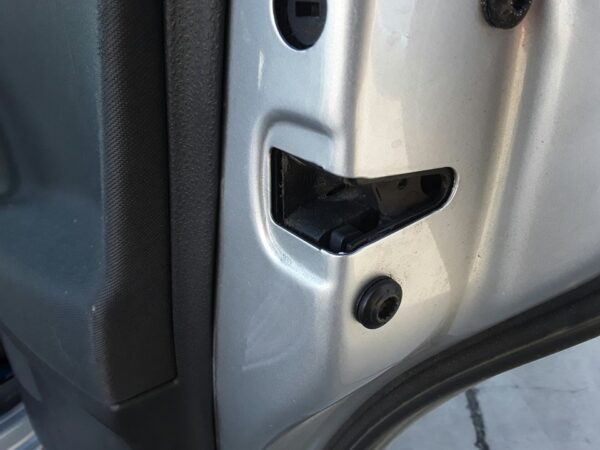 CERRADURA PUERTA TRASERA DERECHA  VOLKSWAGEN POLO