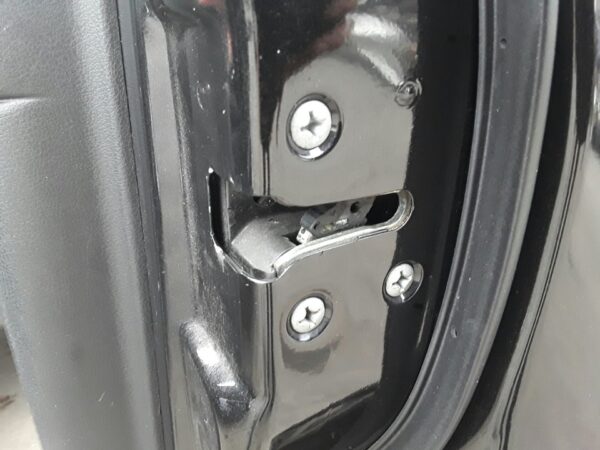 CERRADURA PUERTA DELANTERA DERECHA NISSAN QASHQAI
