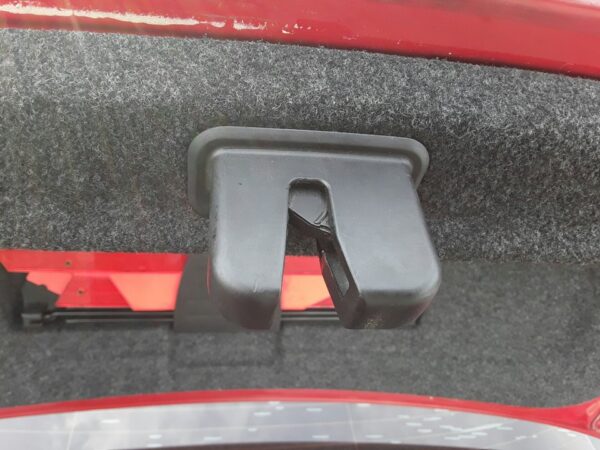 CERRADURA MALETERO / PORTON VOLKSWAGEN PASSAT BERLINA