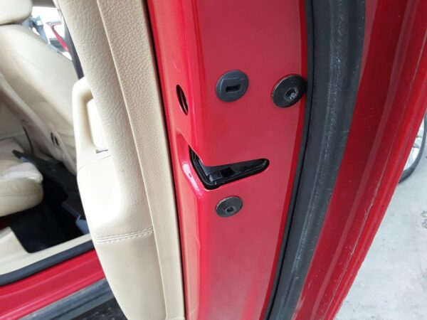 CERRADURA PUERTA TRASERA DERECHA  VOLKSWAGEN PASSAT BERLINA