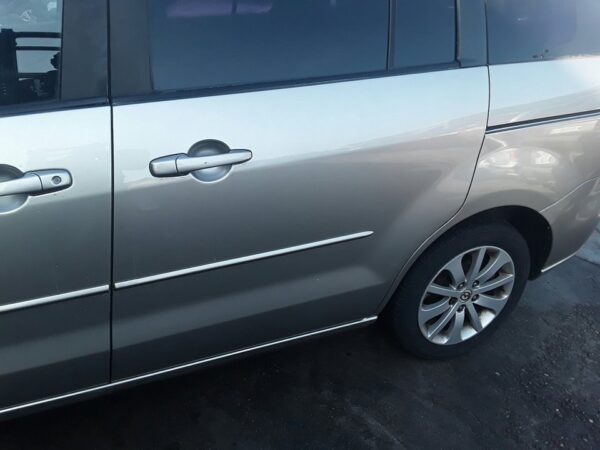 PUERTA TRASERA IZQUIERDA MAZDA 5 BERL.