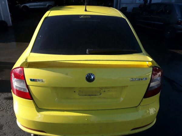 PORTON TRASERO SKODA OCTAVIA BERLINA