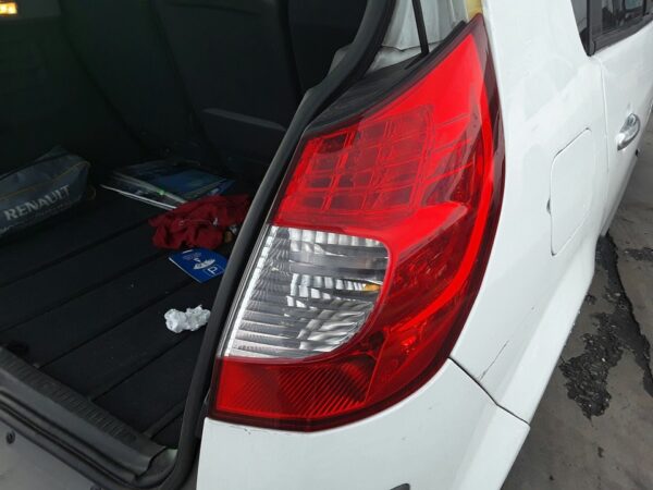 PILOTO TRASERO DERECHO RENAULT SCENIC II