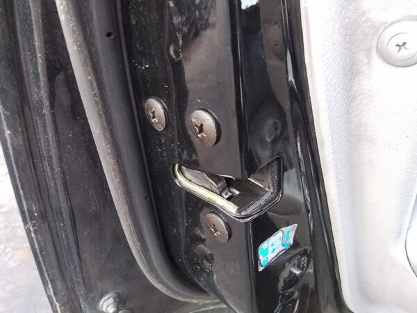 CERRADURA PUERTA TRASERA IZQUIERDA  KIA SORENTO