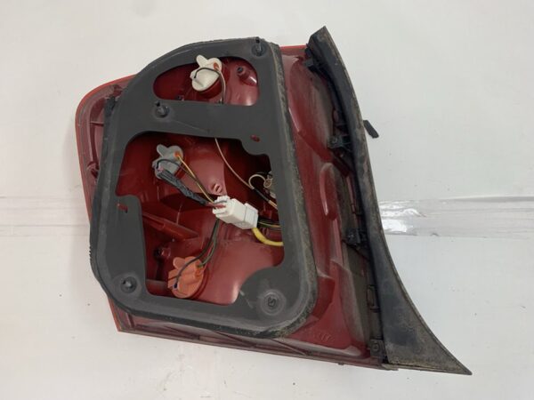 PILOTO TRASERO DERECHO KIA CERATO