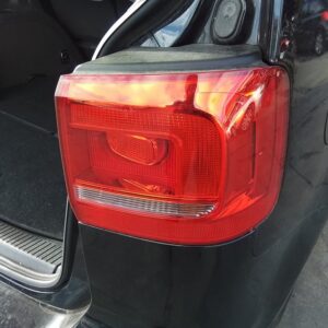 PILOTO TRASERO DERECHO VOLKSWAGEN TOURAN