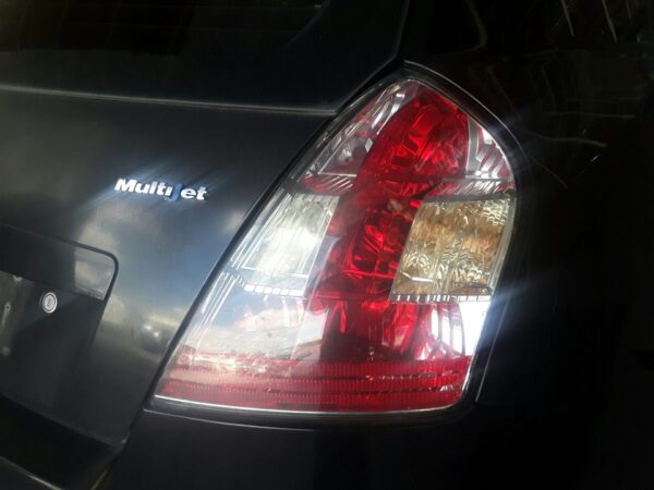 PILOTO TRASERO DERECHO FIAT STILO (192)