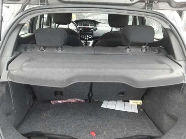 BANDEJA TRASERA LANCIA YPSILON (402)