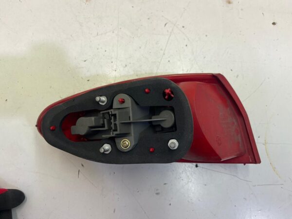 PILOTO TRASERO DERECHO ALFA ROMEO 147 (190)