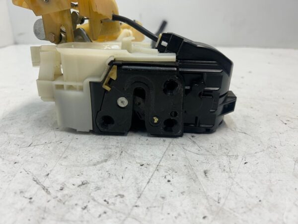 CERRADURA PUERTA DELANTERA DERECHA HYUNDAI SONATA (NF)