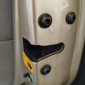 CERRADURA PUERTA TRASERA DERECHA SSANGYONG KYRON