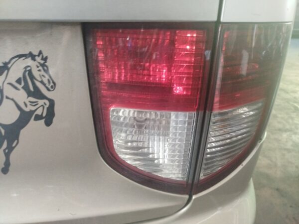 PILOTO TRASERO DERECHO INTERIOR SSANGYONG KYRON