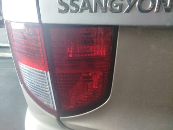 PILOTO TRASERO IZQUIERDO INTERIOR SSANGYONG KYRON