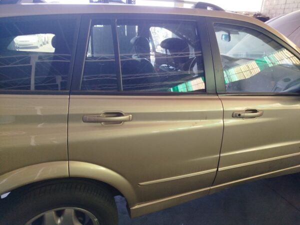 PUERTA TRASERA DERECHA SSANGYONG KYRON