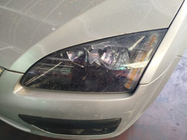 FARO IZQUIERDO FORD FOCUS BERLINA (CAP)