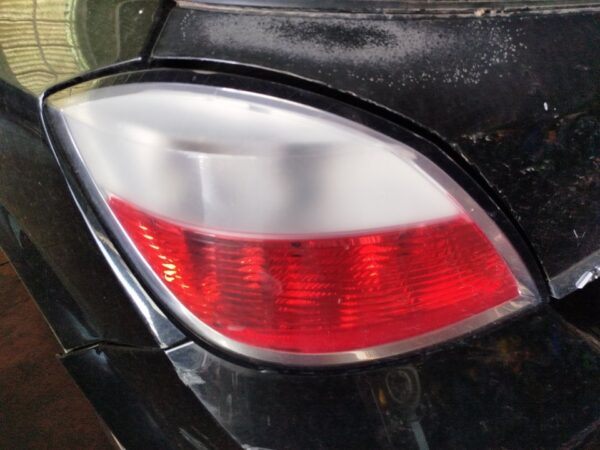 PILOTO TRASERO IZQUIERDO OPEL ASTRA H BERLINA