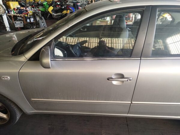 PUERTA DELANTERA IZQUIERDA HYUNDAI SONATA (NF)