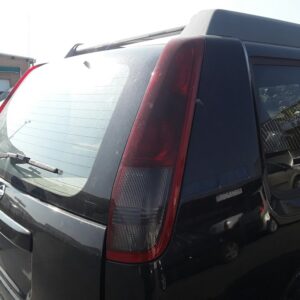 PILOTO TRASERO DERECHO NISSAN X-TRAIL (T30)