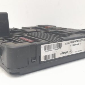 CAJA RELES / FUSIBLES RENAULT MEGANE II CLASSIC BERLINA