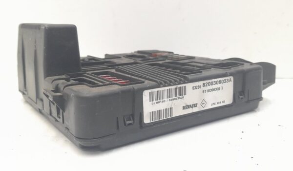 CAJA RELES / FUSIBLES RENAULT MEGANE II CLASSIC BERLINA