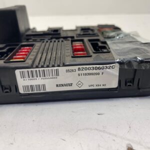 CAJA RELES / FUSIBLES RENAULT MEGANE II BERLINA 5P