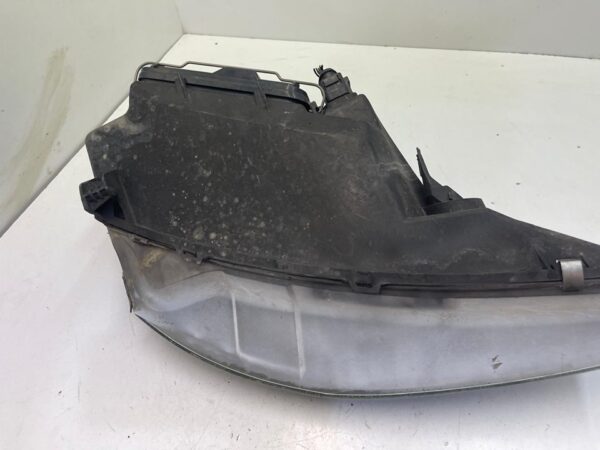 FARO IZQUIERDO FORD FOCUS BERLINA (CAK)
