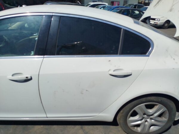 PUERTA TRASERA IZQUIERDA OPEL INSIGNIA BERLINA