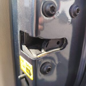 CERRADURA PUERTA TRASERA DERECHA SSANGYONG RODIUS