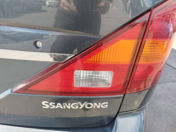 PILOTO TRASERO DERECHO INTERIOR SSANGYONG RODIUS