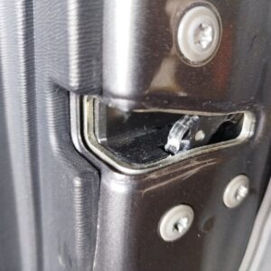CERRADURA PUERTA DELANTERA DERECHA TOYOTA AVENSIS (T27)