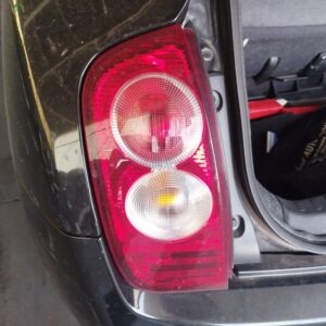 PILOTO TRASERO IZQUIERDO NISSAN MICRA (K12E)