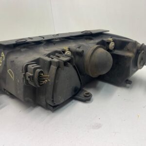 FARO DERECHO VOLKSWAGEN PASSAT BERLINA (3B3)