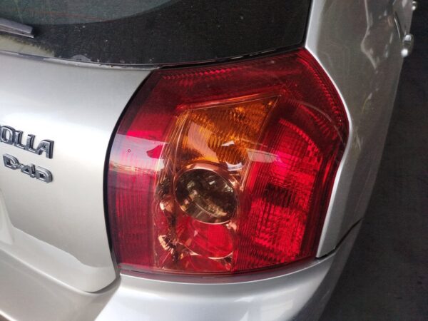 PILOTO TRASERO DERECHO TOYOTA COROLLA (E12)